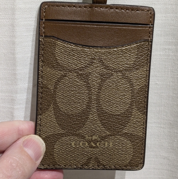 Authenticated Coach Card Lanyard NWT - Picture 6 of 6